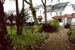 Les Douvres Hotel