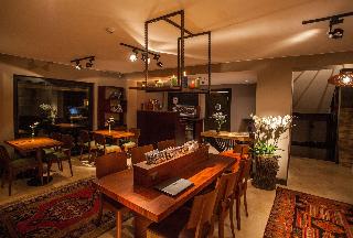 Juliet Rooms & Kitchen