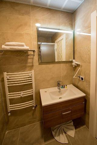 Kars-i Sirin Hotel
