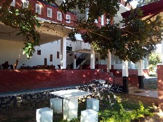 Green Hut Hotel and Restaurant