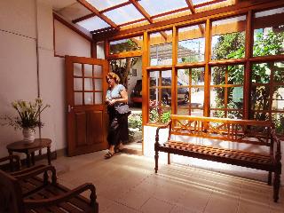 Carnation Rest