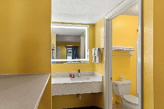 Suite-2 Queen Beds Non-Smoking Hot Tub Microwave And Refrigerator Continental Breakfast