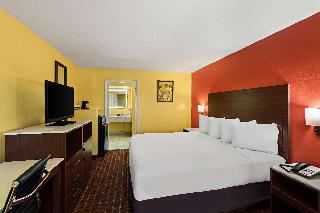 Suite-1 King Bed Non-Smoking Sofabed Hot Tub Microwave And Refrigerator Continental Breakfast