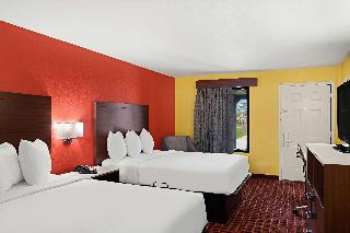 2 Queen Beds Non-Smoking Microwave And Refrigerator Continental Breakfast