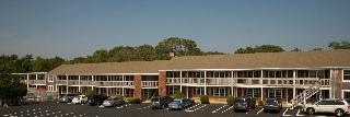 Holiday Hill Inn & Suites