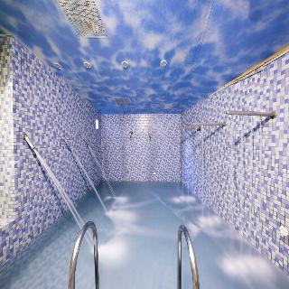 泳池