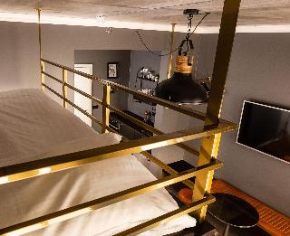 R13 - A Townhouse Hotel