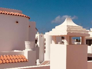 Surfers Retreat - Hostel - Adults Only