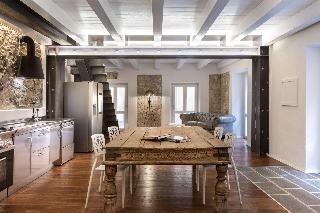 Cagliari Marina Guesthouse & Lounge
