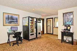 Super 8 by Wyndham Hayward WI