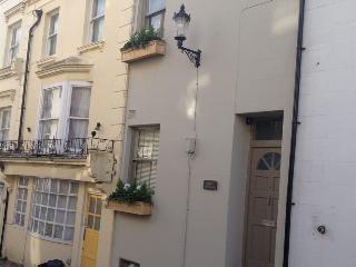 Ei8Ht Brighton Apartments