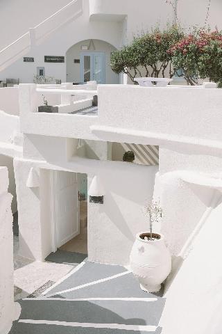 Blue Dolphins Apartments & Suites