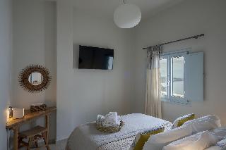Blue Dolphins Apartments & Suites