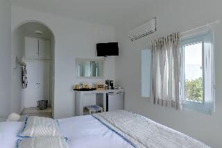 Blue Dolphins Apartments & Suites