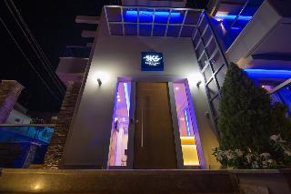 SKS Luxury Suites & Rooms