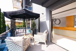 SKS Luxury Suites & Rooms