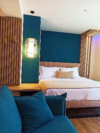 SKS Luxury Suites & Rooms