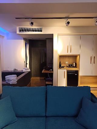 SKS Luxury Suites & Rooms