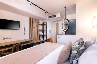 SKS Luxury Suites & Rooms