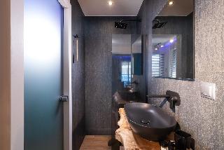 SKS Luxury Suites & Rooms