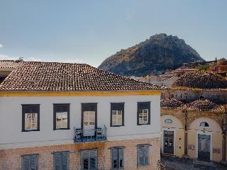 Castellano Hotel & Suites