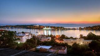 Vouliagmeni Stylish Homes By Blupine