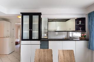 Vouliagmeni Stylish Homes By Blupine