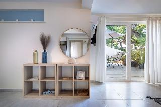 Vouliagmeni Stylish Homes By Blupine