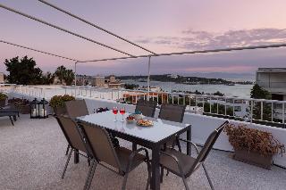 Vouliagmeni Stylish Homes By Blupine