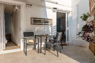 Vouliagmeni Stylish Homes By Blupine