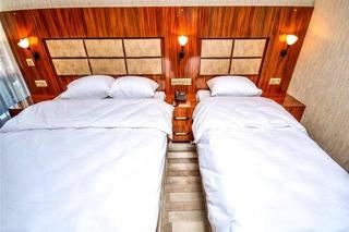 Marina Hotel