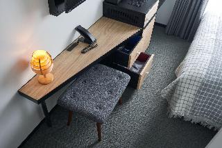 Room:SGL.DB