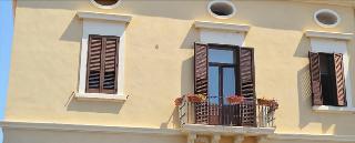 Palazzo Vergine I Due Mari