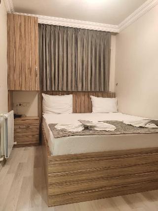 Berlin Otel Niayantaaya