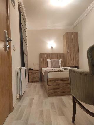 Berlin Otel Niayantaaya