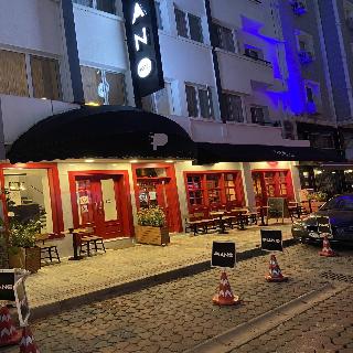 Piano Hotel