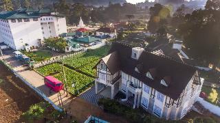 The Lynden Grove Hotel