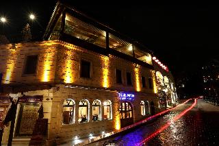 Blue Moon Cave Hotel