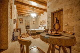 Blue Moon Cave Hotel