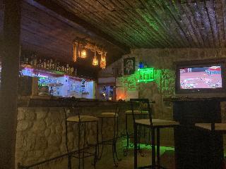 Canyon Cave Hotel