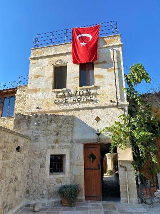 Canyon Cave Hotel