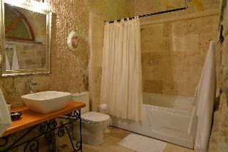 Canyon Cave Hotel