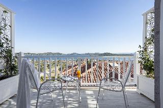 Cunda Pur Beyaz Otel