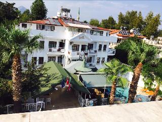 Castello Hotel Aparts
