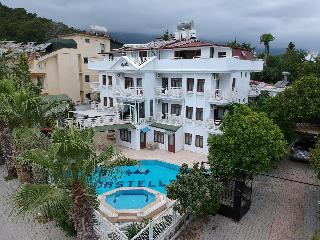 Castello Hotel Aparts