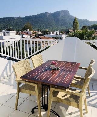 Castello Hotel Aparts
