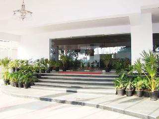 Hotel Grand Bee