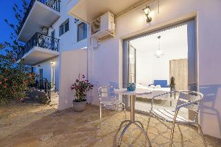 Denise Studios & Apartments