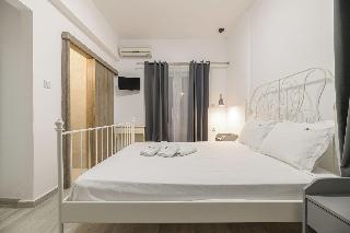 Denise Studios & Apartments