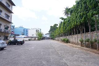 Sri Chumphon Hotel